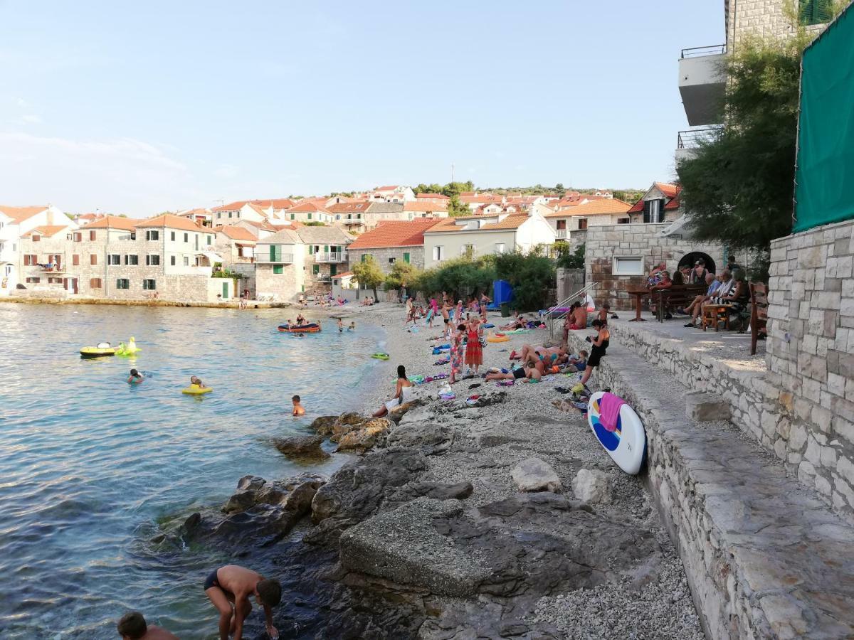 Apartman Postira Rot Bagian luar foto